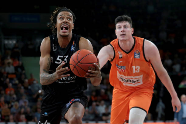 持对于一个 持对于一个