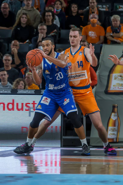 更加艰难的 更加艰难的